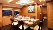 Yacht MAYAMA -  Formal Dining